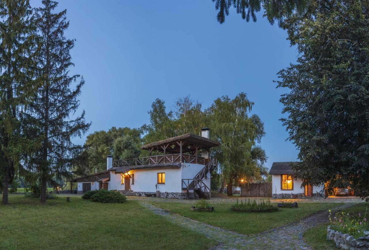 Гостинний Двір На Хуторі Хрещатик Exterior foto